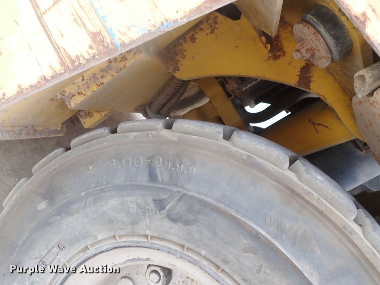 image for item DN2137 Yale GLP050RGEUAE084  forklift