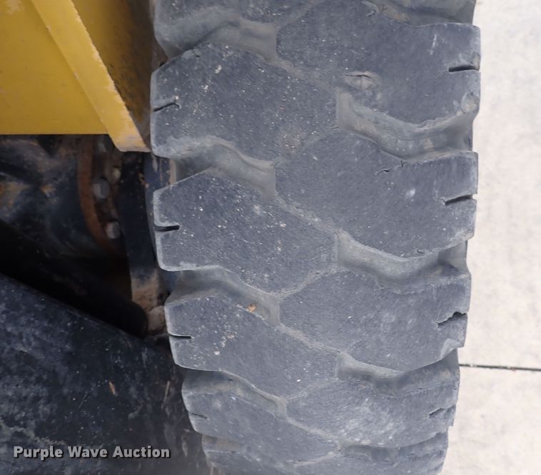 image for item DN2137 Yale GLP050RGEUAE084  forklift