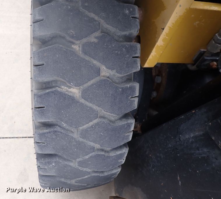image for item DN2137 Yale GLP050RGEUAE084  forklift