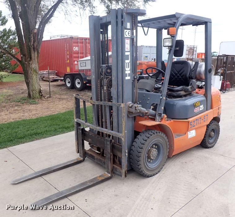 image for item DN2140 Heli CPYD25-TY5  forklift