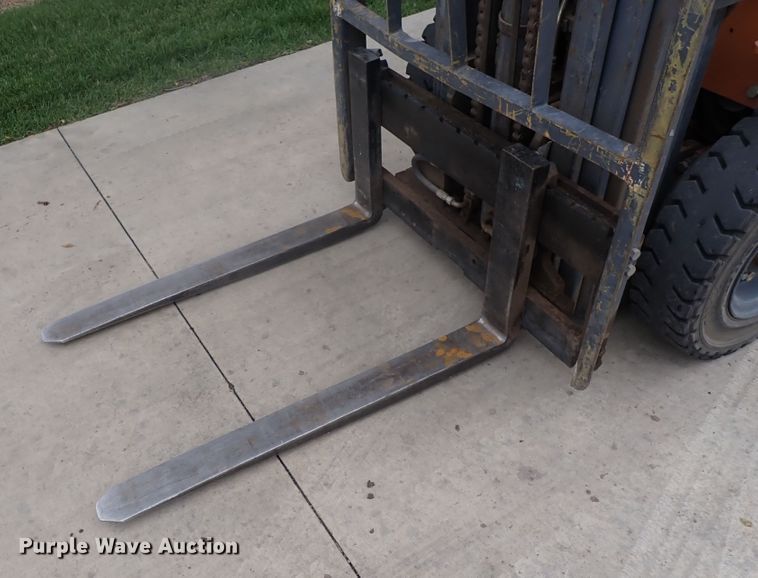 image for item DN2140 Heli CPYD25-TY5  forklift