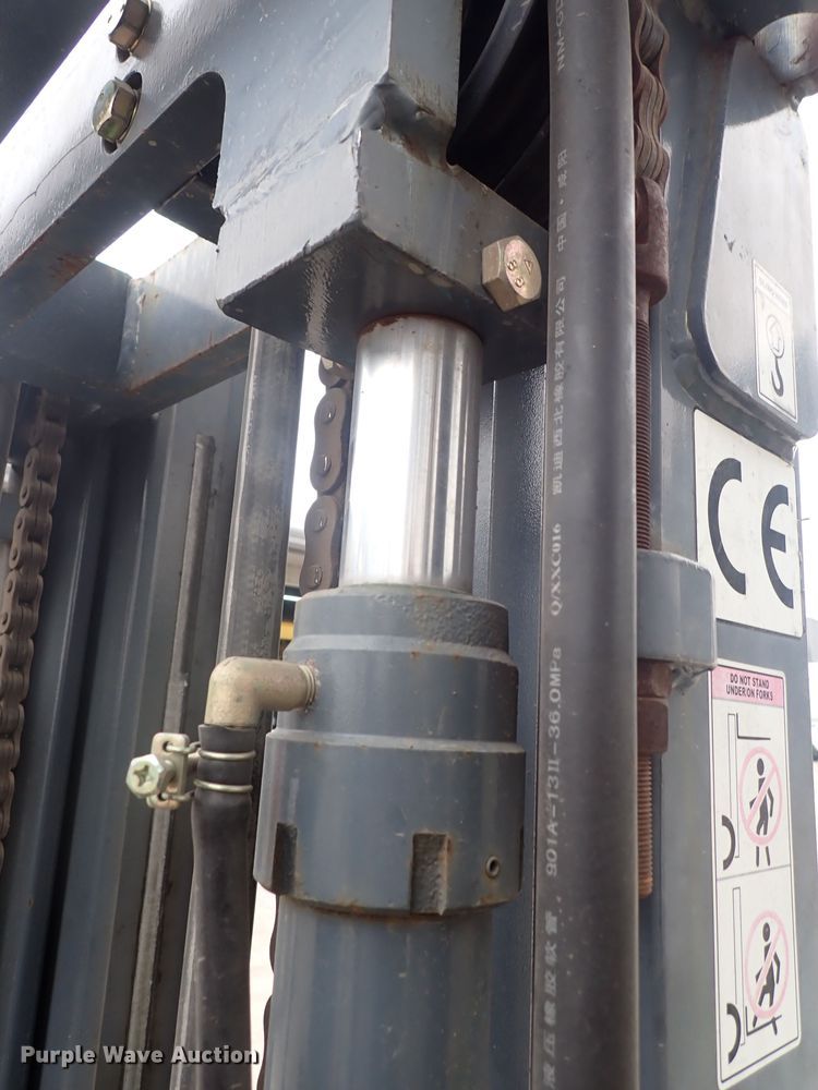 image for item DN2140 Heli CPYD25-TY5  forklift