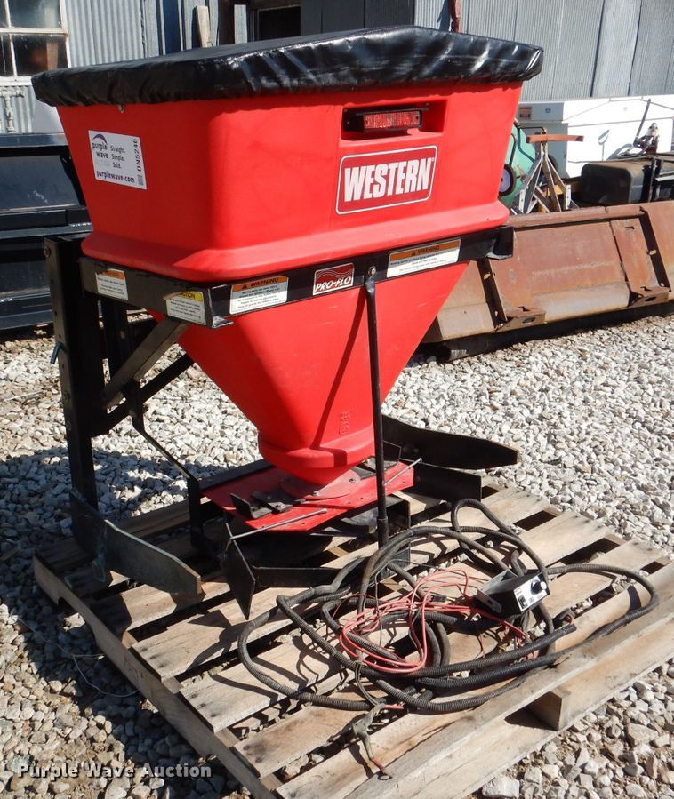 image for item DN5246 Western Pro Flo  12" W salt spreader