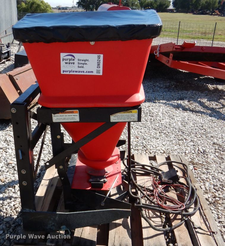 image for item DN5246 Western Pro Flo  12" W salt spreader