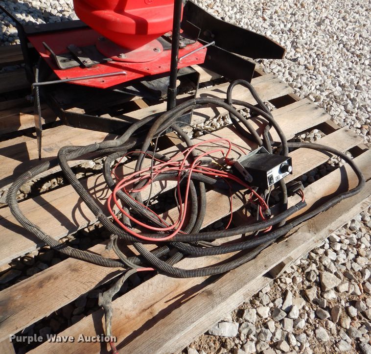 image for item DN5246 Western Pro Flo  12" W salt spreader