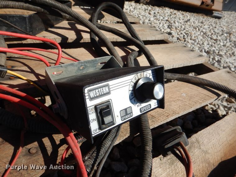 image for item DN5246 Western Pro Flo  12" W salt spreader