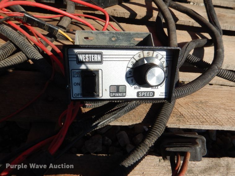 image for item DN5246 Western Pro Flo  12" W salt spreader