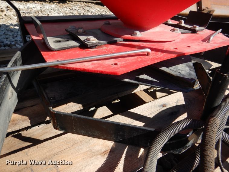 image for item DN5246 Western Pro Flo  12" W salt spreader