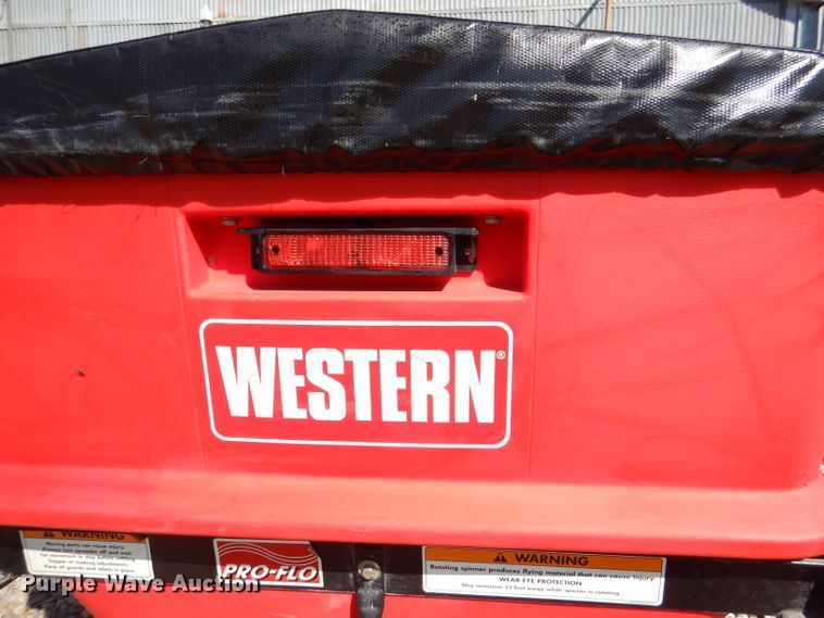 image for item DN5246 Western Pro Flo  12" W salt spreader