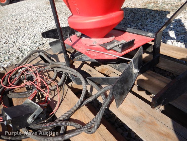 image for item DN5246 Western Pro Flo  12" W salt spreader