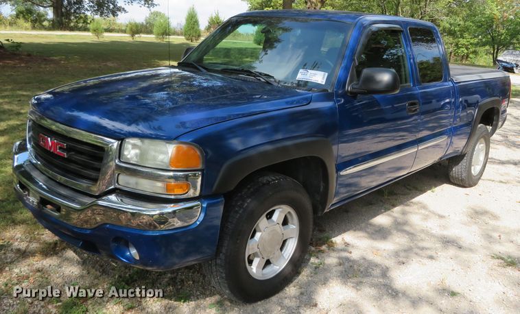image for item DN5995 2004 GMC Sierra 1500  Ext. Cab pickup truck