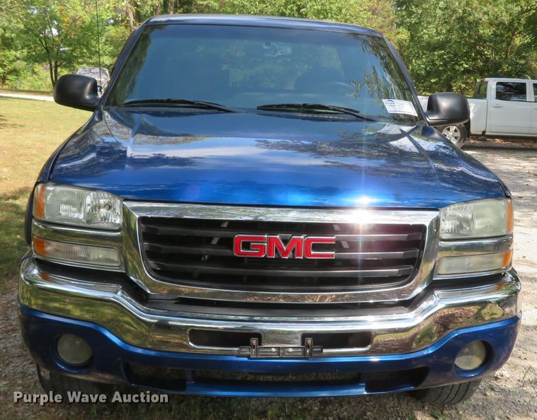 image for item DN5995 2004 GMC Sierra 1500  Ext. Cab pickup truck