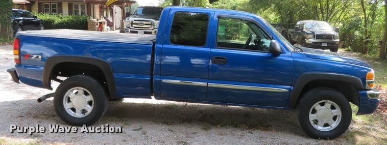 image for item DN5995 2004 GMC Sierra 1500  Ext. Cab pickup truck