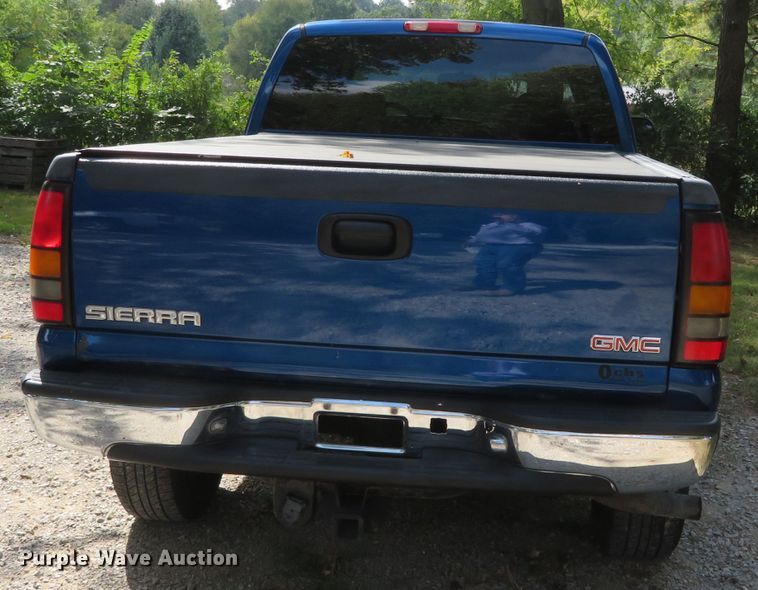 image for item DN5995 2004 GMC Sierra 1500  Ext. Cab pickup truck