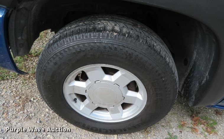 image for item DN5995 2004 GMC Sierra 1500  Ext. Cab pickup truck