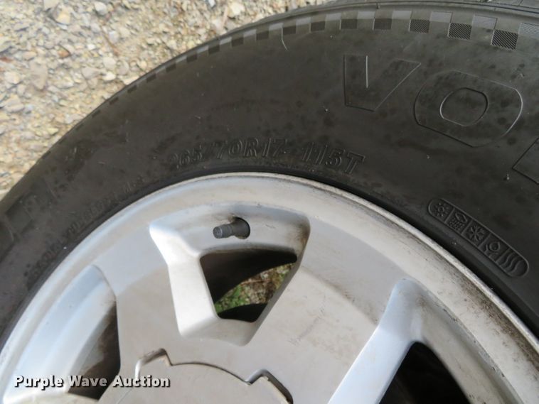 image for item DN5995 2004 GMC Sierra 1500  Ext. Cab pickup truck