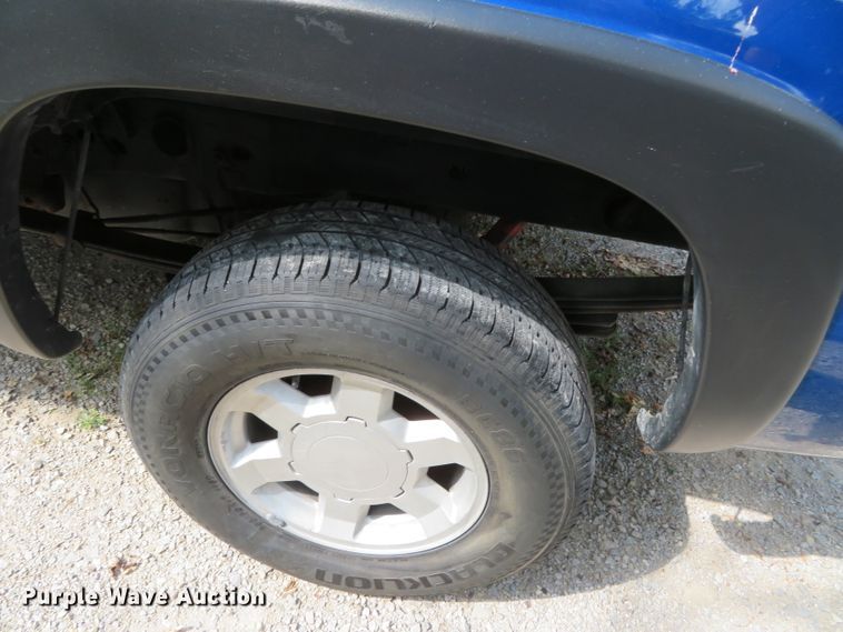 image for item DN5995 2004 GMC Sierra 1500  Ext. Cab pickup truck