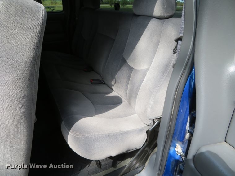 image for item DN5995 2004 GMC Sierra 1500  Ext. Cab pickup truck