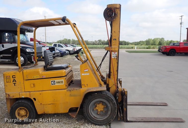 image for item EV9927 Caterpillar V60B  forklift