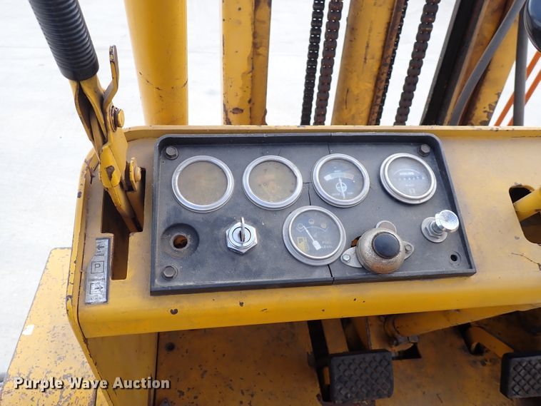 image for item EV9927 Caterpillar V60B  forklift