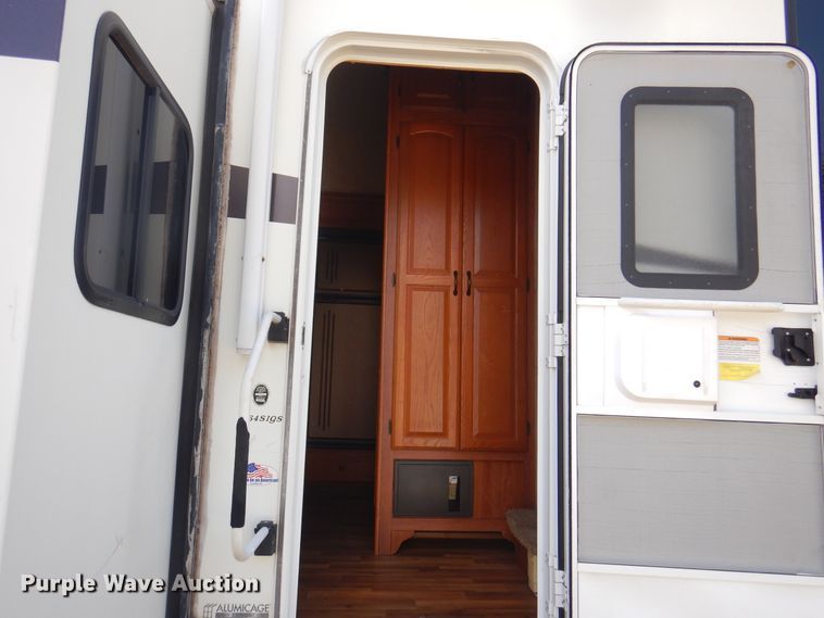 image for item EX9695 2010 Coachmen Wyoming Summit  camper