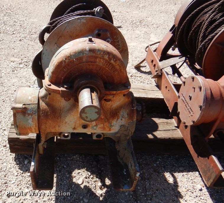 image for item EX9696 (3) winches