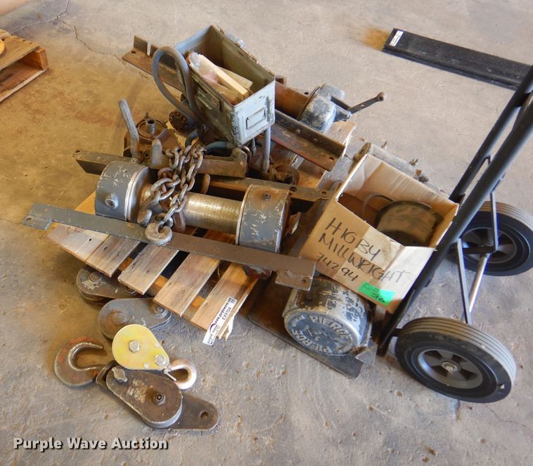 image for item EX9704 (3) winches