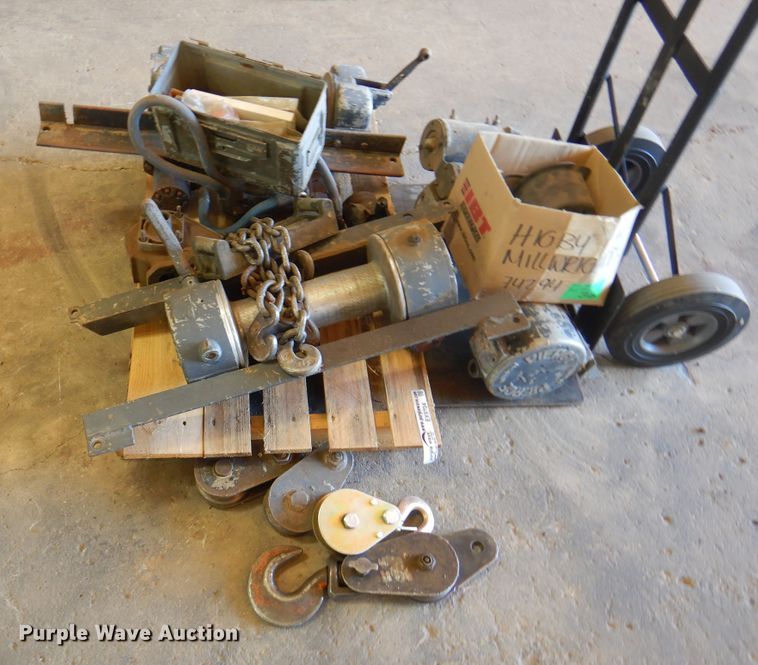 image for item EX9704 (3) winches