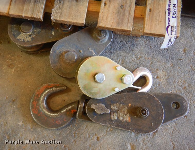 image for item EX9704 (3) winches