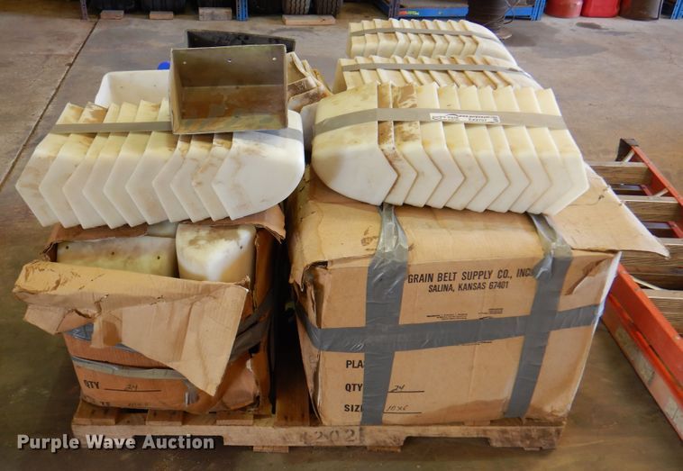 image for item EX9707 Approximately 184 conveyor buckets