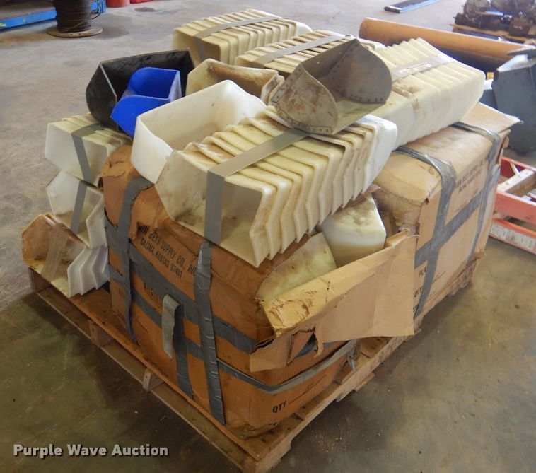 image for item EX9707 Approximately 184 conveyor buckets
