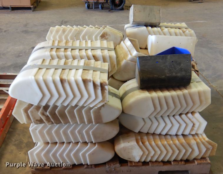 image for item EX9707 Approximately 184 conveyor buckets