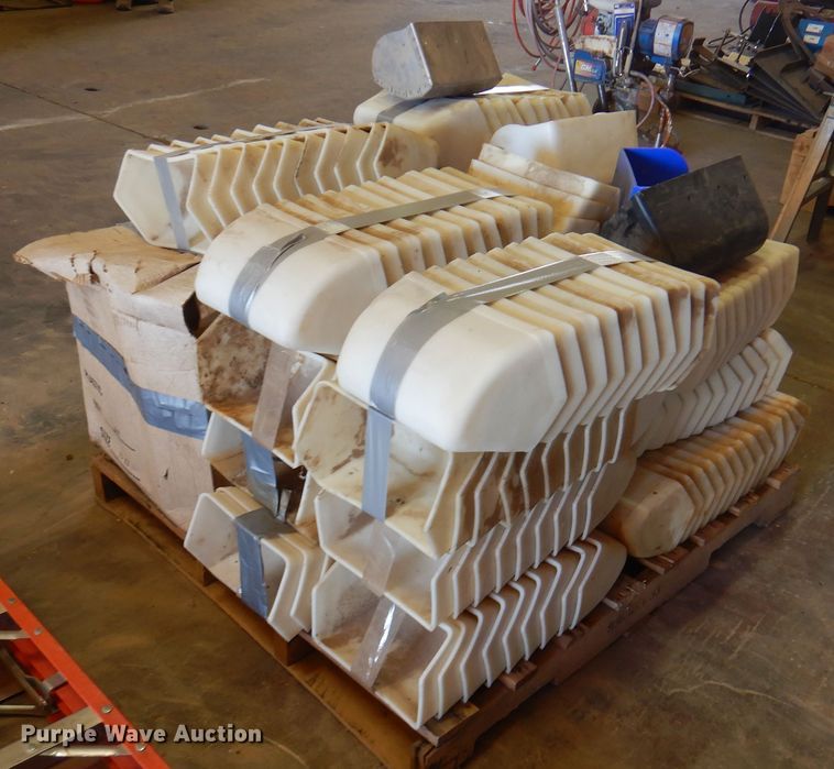 image for item EX9707 Approximately 184 conveyor buckets