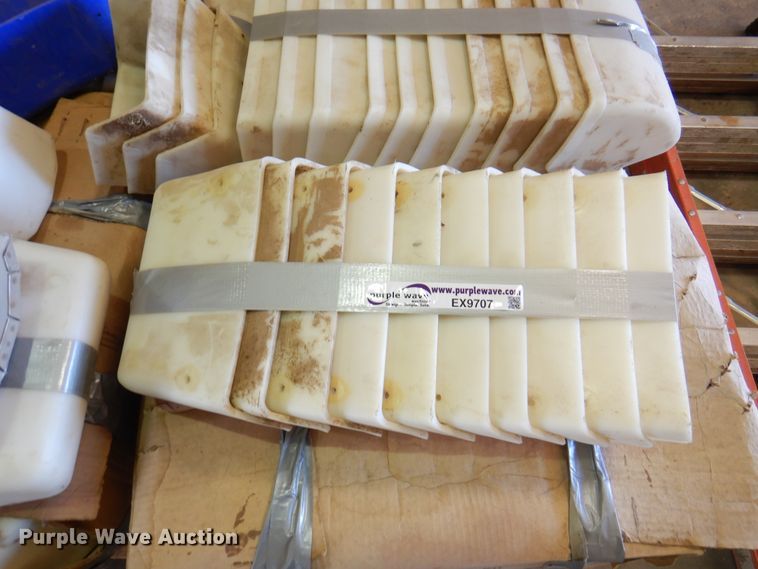 image for item EX9707 Approximately 184 conveyor buckets