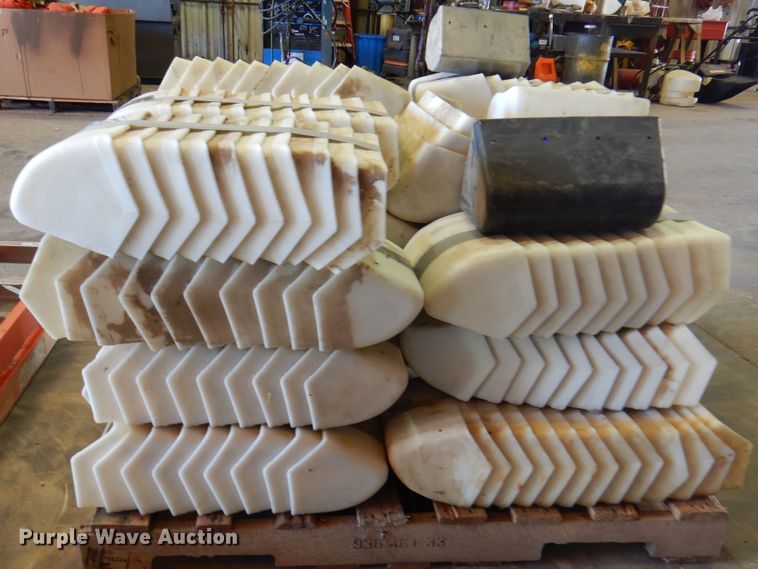 image for item EX9707 Approximately 184 conveyor buckets