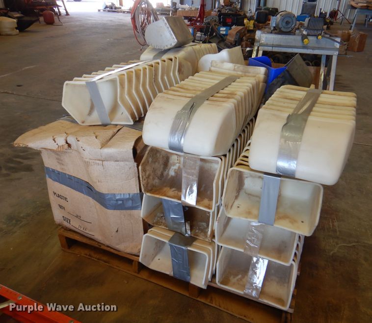 image for item EX9707 Approximately 184 conveyor buckets