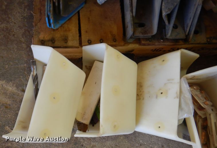 image for item EX9707 Approximately 184 conveyor buckets