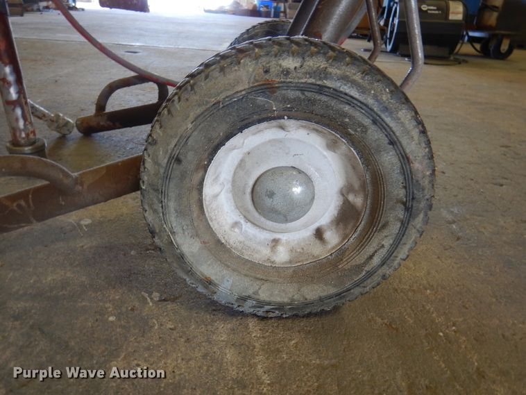 image for item EX9710 Graco GMax 3900 paint sprayer