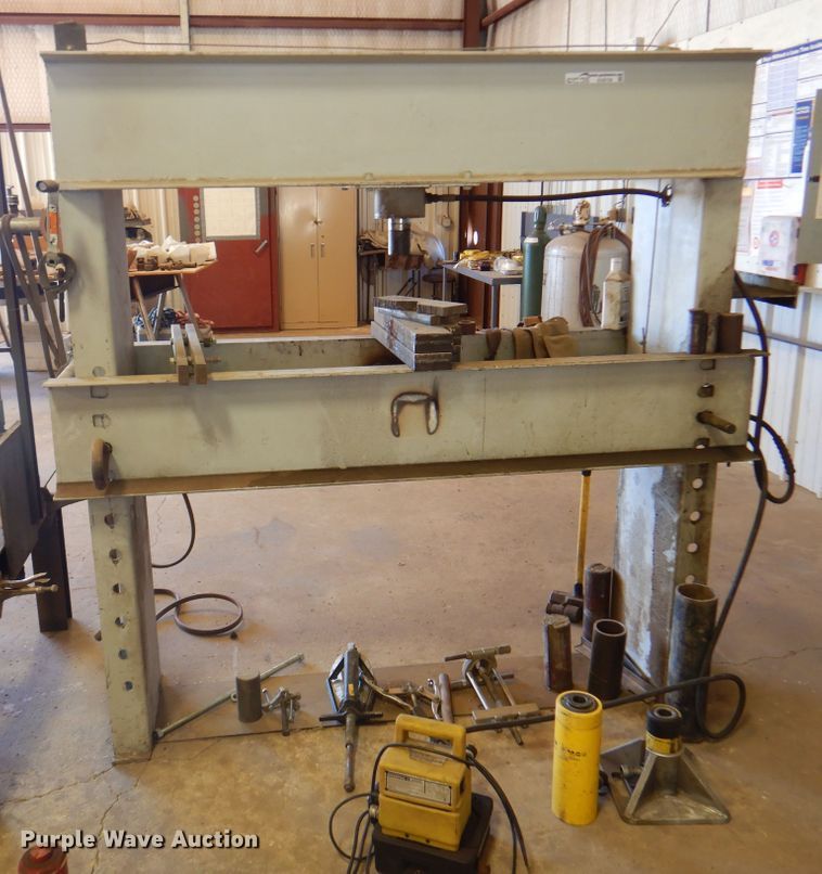 image for item EX9729 Hydraulic press