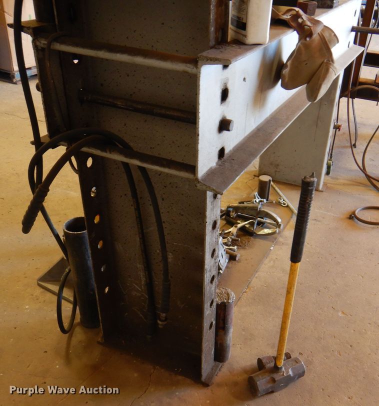 image for item EX9729 Hydraulic press