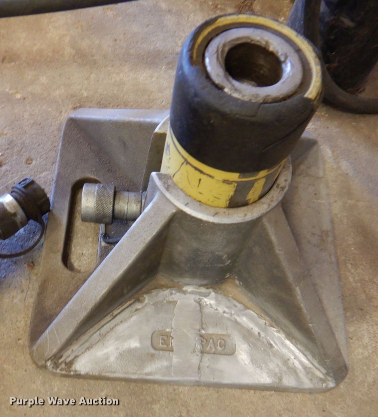 image for item EX9729 Hydraulic press