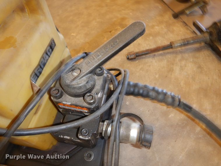 image for item EX9729 Hydraulic press