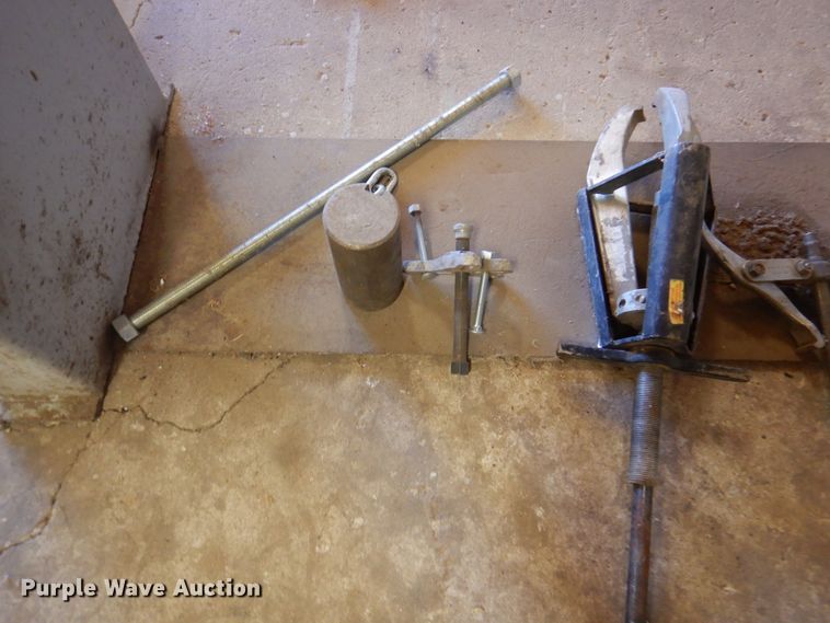 image for item EX9729 Hydraulic press