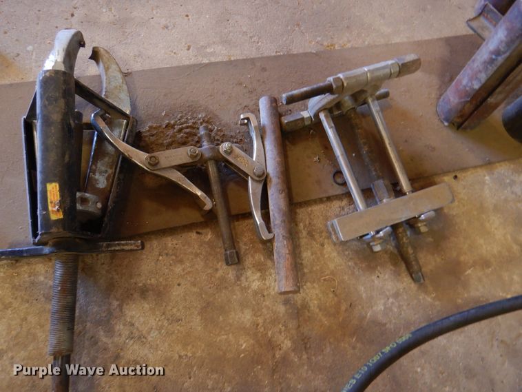 image for item EX9729 Hydraulic press