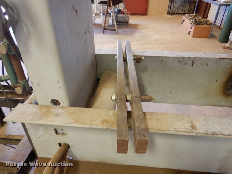 image for item EX9729 Hydraulic press