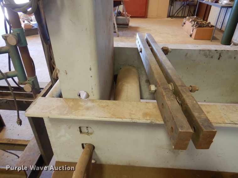 image for item EX9729 Hydraulic press