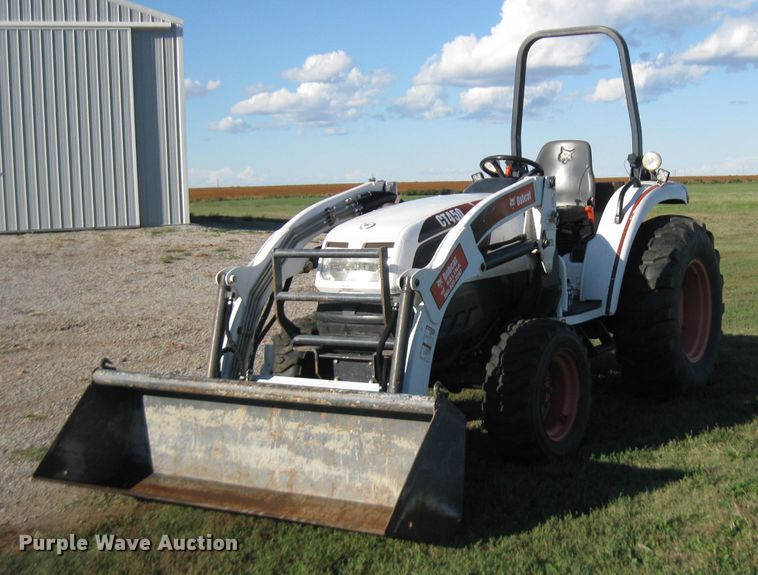 image for item FW9051 Bobcat CT450  MFWD tractor