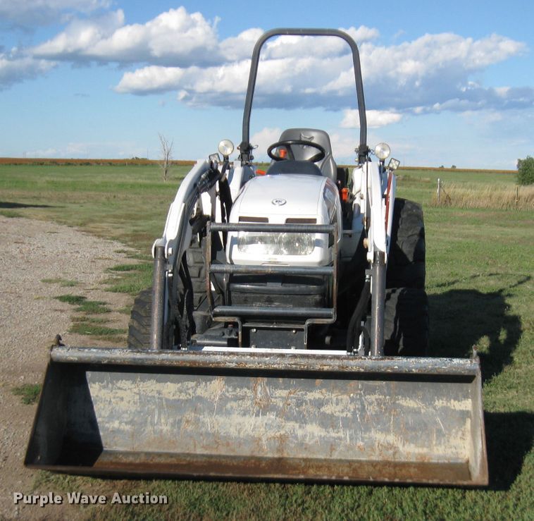 image for item FW9051 Bobcat CT450  MFWD tractor