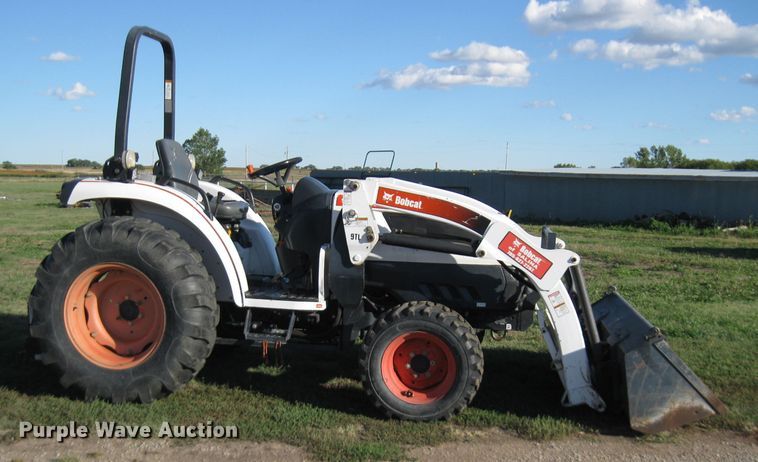 image for item FW9051 Bobcat CT450  MFWD tractor
