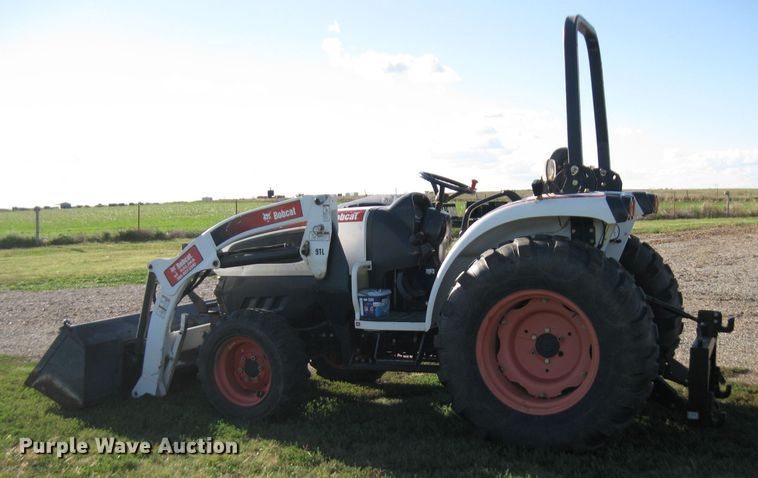 image for item FW9051 Bobcat CT450  MFWD tractor